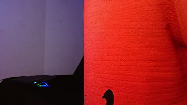 Snapshot of Lliam_2 chatting on 09.19.25 Lliam 2 online show from 09.19.25