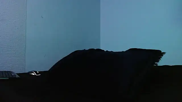 Snapshot of Lliam_2 chatting on 09.27.25 Lliam 2 online show from 09.27.25