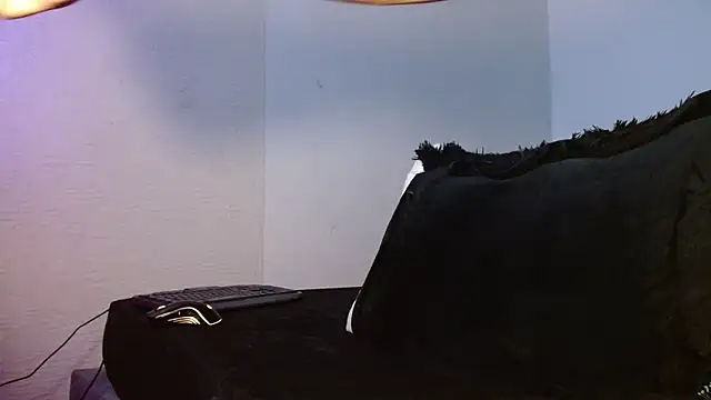 Snapshot of Lliam_2 chatting on 10.03.25 Lliam 2 online show from 10.03.25