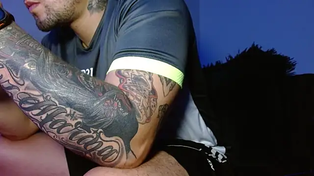 Snapshot of Lliam_2 chatting on 10.18.25 Lliam 2 online show from 10.18.25