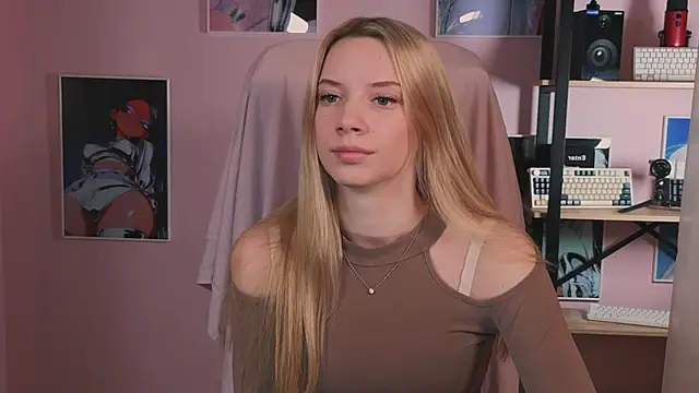 Snapshot of katt__y chatting on 10.28.25 katt  y online show from 10.28.25