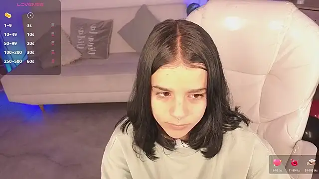 Nicole Foxx  online show from 03.29.26