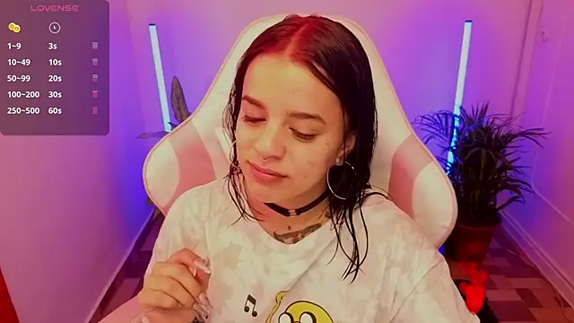 Snapshot of Nicole_Foxx_ chatting on 05.11.26 Nicole Foxx online show from 05.11.26