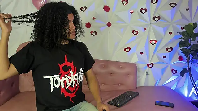 Snapshot of DanteAndKyle chatting on 03.07.25 DanteAndKyle online show from 03.07.25