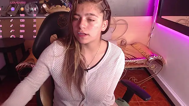 Snapshot of Kitten_Cam chatting on 10.09.25 Kitten Cam online show from 10.09.25