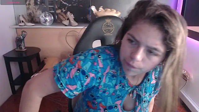 Snapshot of Kitten_Cam chatting on 10.28.25 Kitten Cam online show from 10.28.25