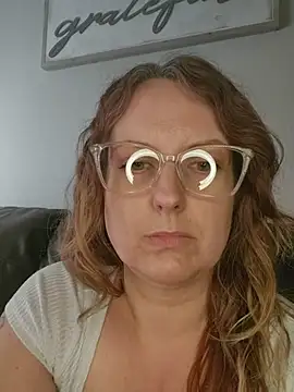 Snapshot of TattedMamaXOXO chatting on 09.22.25 TattedMamaXOXO online show from 09.22.25