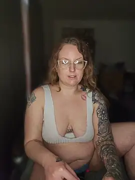 TattedMamaXOXO online show from 04.01.26