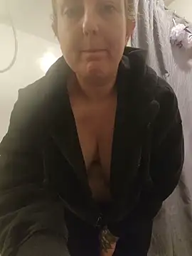 TattedMamaXOXO online show from 04.06.26