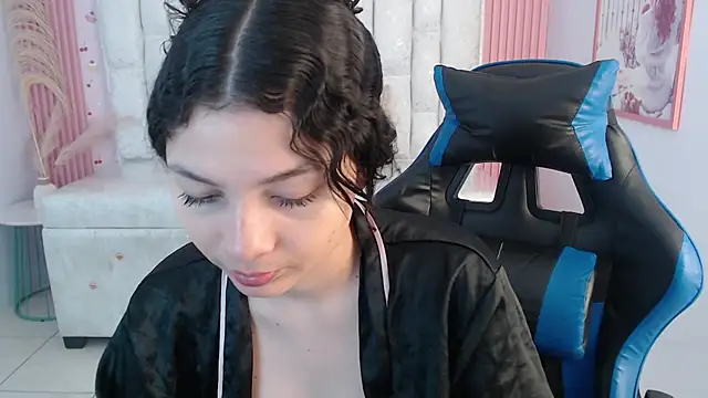 shalon diaz s online show from 11.08.25