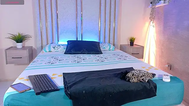 Snapshot of Liincostelloo chatting on 01.20.25 Liincostelloo online show from 01.20.25