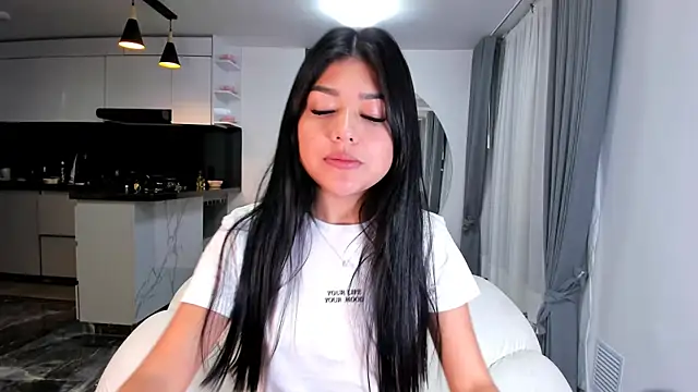 Snapshot of 1lubonnie chatting on 03.05.25 1lubonnie online show from 03.05.25