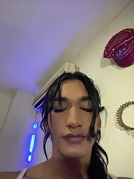 Alexadragunn4 online show from 02.16.25