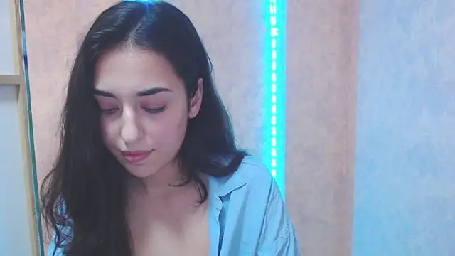 Lovelllyy online show from 02.01.25