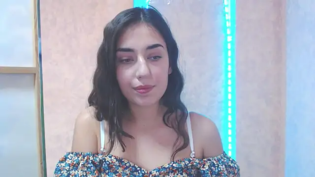 Lovelllyy online show from 02.14.25