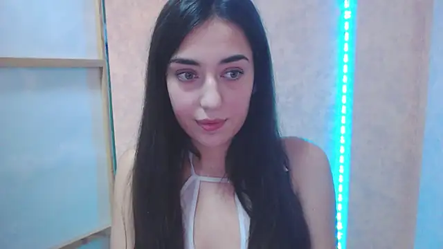 Lovelllyy online show from 02.20.25