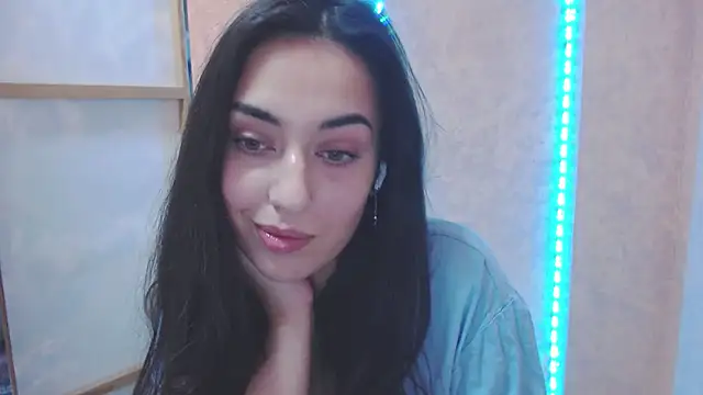 Lovelllyy online show from 02.24.25