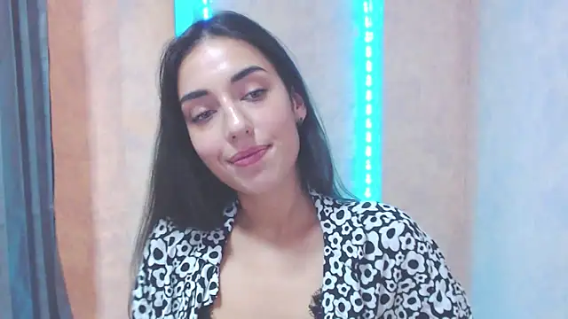 Snapshot of Lovelllyy chatting on 09.24.25 Lovelllyy online show from 09.24.25