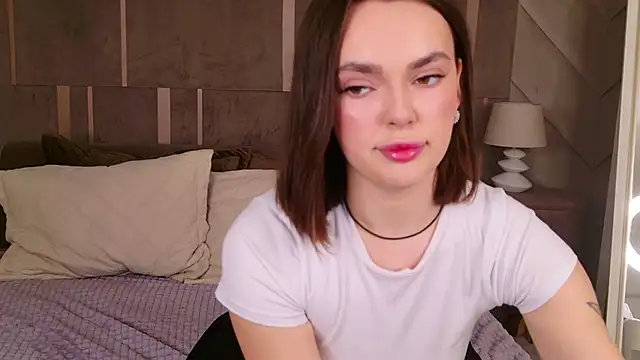 LauraBrigs online show from 01.18.25
