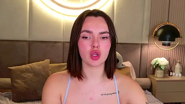 LauraBrigs online show from 01.26.25