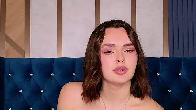 LauraBrigs online show from 02.08.25