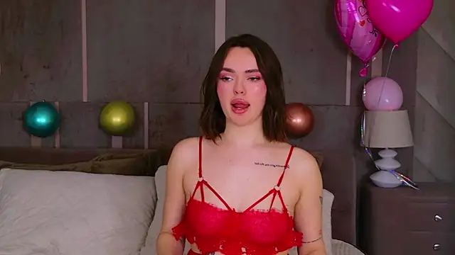 LauraBrigs online show from 02.14.25
