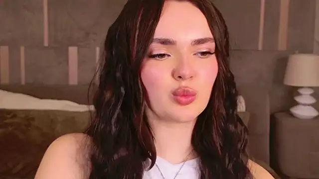 LauraBrigs online show from 03.14.25