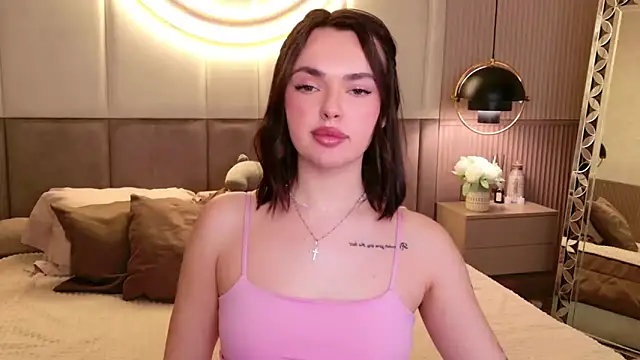 LauraBrigs online show from 03.17.25