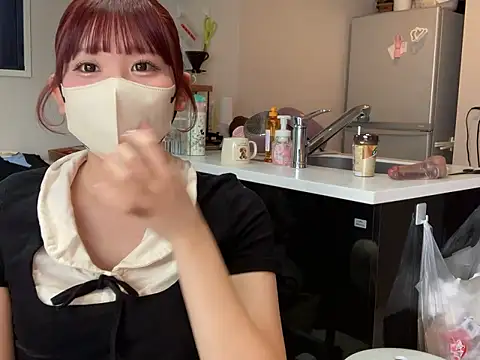 Snapshot of shina_mo_n_ch chatting on 04.28.26 shina mo n ch online show from 04.28.26