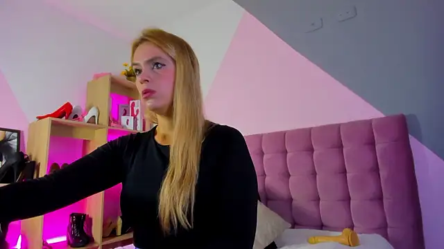 Snapshot of RayaCarr_ chatting on 02.03.26 RayaCarr online show from 02.03.26