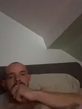 Snapshot of wyattstone chatting on 09.25.25 wyattstone online show from 09.25.25