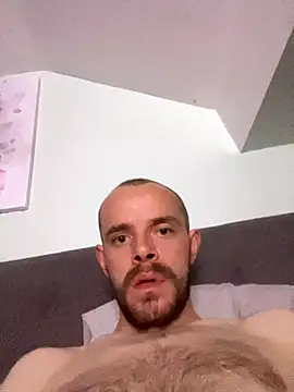 Snapshot of wyattstone chatting on 09.30.25 wyattstone online show from 09.30.25