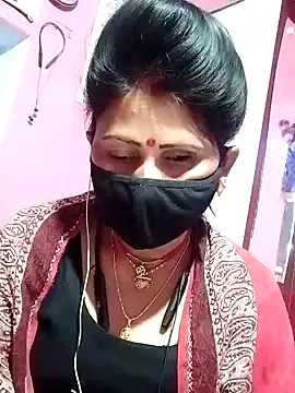 Snapshot of Bhavya_Bhan chatting on 02.05.25 Bhavya Bhan online show from 02.05.25