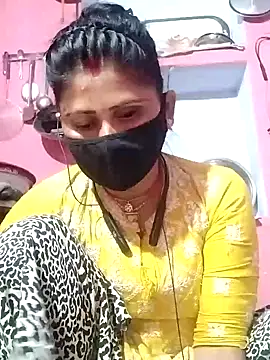 Snapshot of Bhavya_Bhan chatting on 02.08.25 Bhavya Bhan online show from 02.08.25