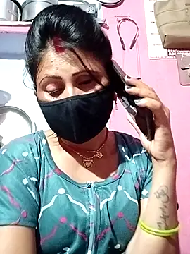 Snapshot of Bhavya_Bhan chatting on 02.25.25 Bhavya Bhan online show from 02.25.25