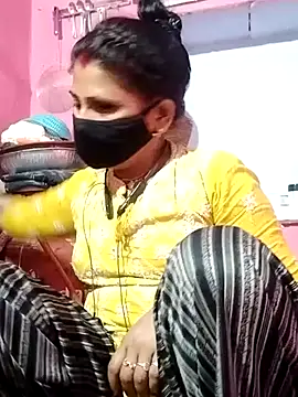 Snapshot of Bhavya_Bhan chatting on 03.02.25 Bhavya Bhan online show from 03.02.25