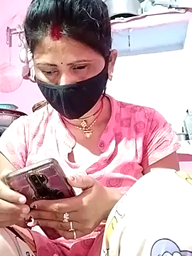 Snapshot of Bhavya_Bhan chatting on 03.03.25 Bhavya Bhan online show from 03.03.25