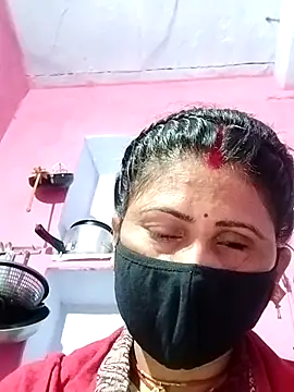 Snapshot of Bhavya_Bhan chatting on 03.05.25 Bhavya Bhan online show from 03.05.25