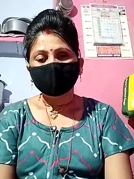 Snapshot of Bhavya_Bhan chatting on 03.11.25 Bhavya Bhan online show from 03.11.25