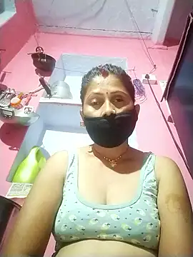 Snapshot of Bhavya_Bhan chatting on 10.15.25 Bhavya Bhan online show from 10.15.25