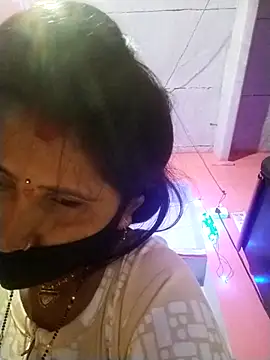 Snapshot of Bhavya_Bhan chatting on 10.20.25 Bhavya Bhan online show from 10.20.25