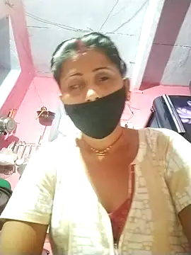 Snapshot of Bhavya_Bhan chatting on 10.28.25 Bhavya Bhan online show from 10.28.25