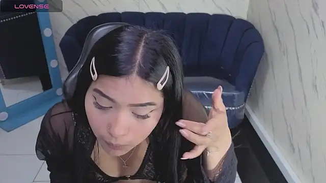 Paulette v online show from 11.24.25