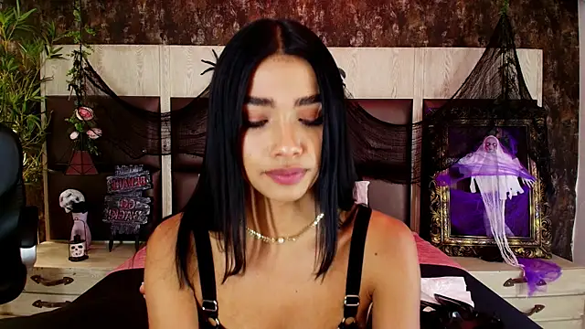 Bella Smiith  online show from 11.01.25