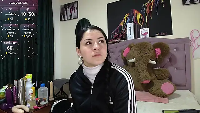 Snapshot of Emmie_Hot chatting on 09.22.25 Emmie Hot online show from 09.22.25