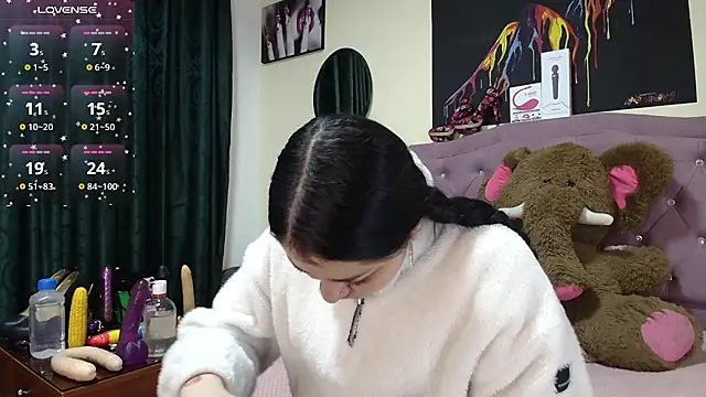 Snapshot of Emmie_Hot chatting on 10.23.25 Emmie Hot online show from 10.23.25