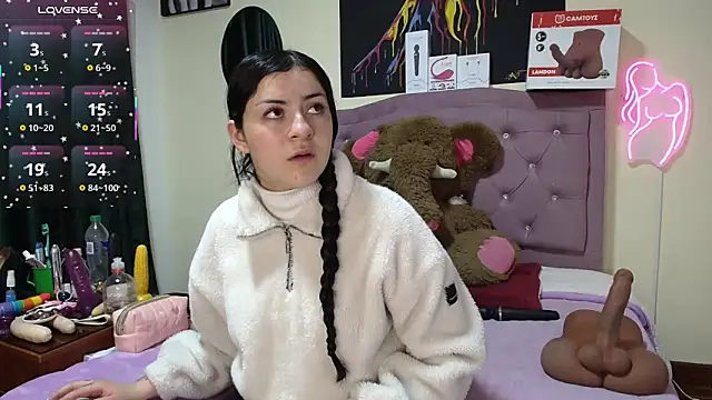 Emmie Hot online show from 05.19.26