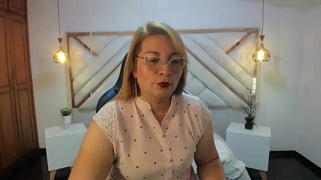 maylinlee online show from 03.08.25