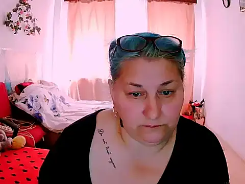 Snapshot of mayamayx chatting on 04.16.26 mayamayx online show from 04.16.26