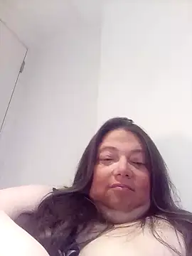 Snapshot of HotHornyEmmaX chatting on 02.01.25 HotHornyEmmaX online show from 02.01.25